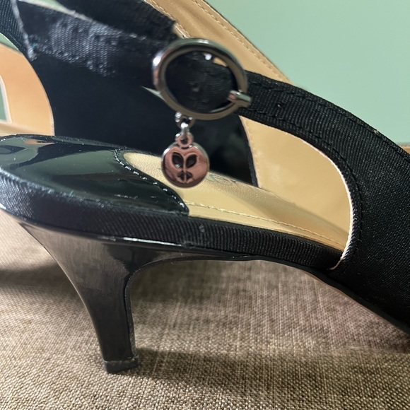 J Renee Woman’s Patent Leather Sling back Pumps 8,5 - Picture 5 of 10